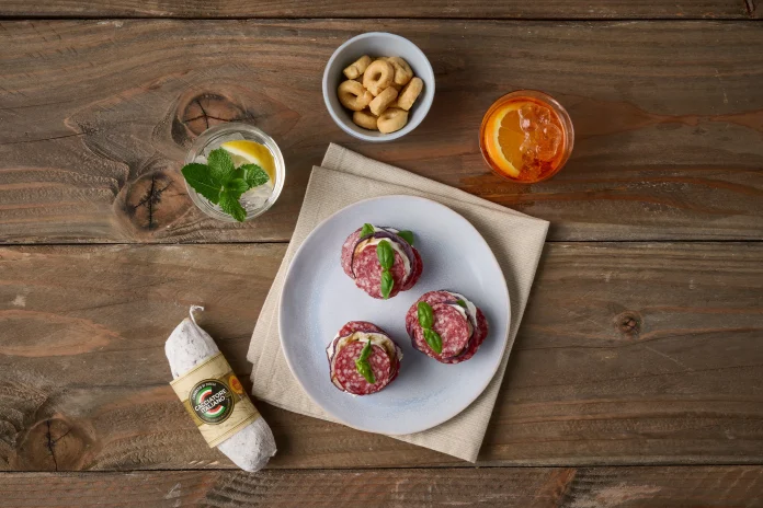 Millefoglie salata con Salamini italiani alla Cacciatora DOP, crema di burrata e melanzane grigliate